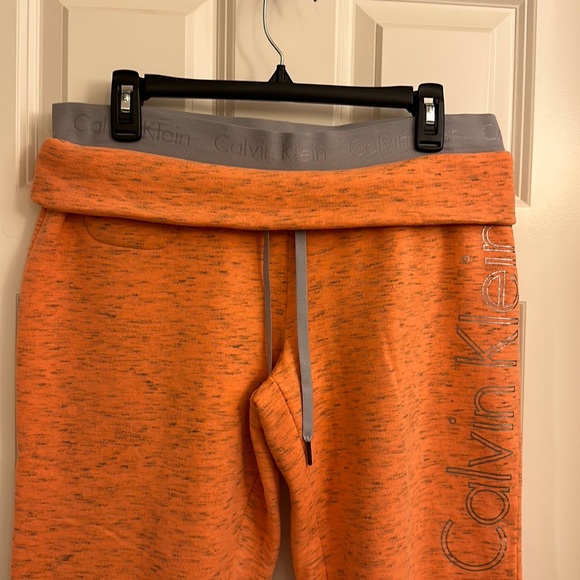 COPY - NWOT Calvin Klein Cotton Joggers Capri  Fold-over Waistband Medium - Picture 5 of 6